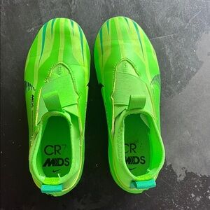Nike CR MDS Soccer Cleats. Size 1 Youth, barely used. Great condition.